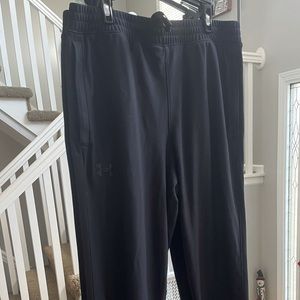 Men’s size medium under armour joggers